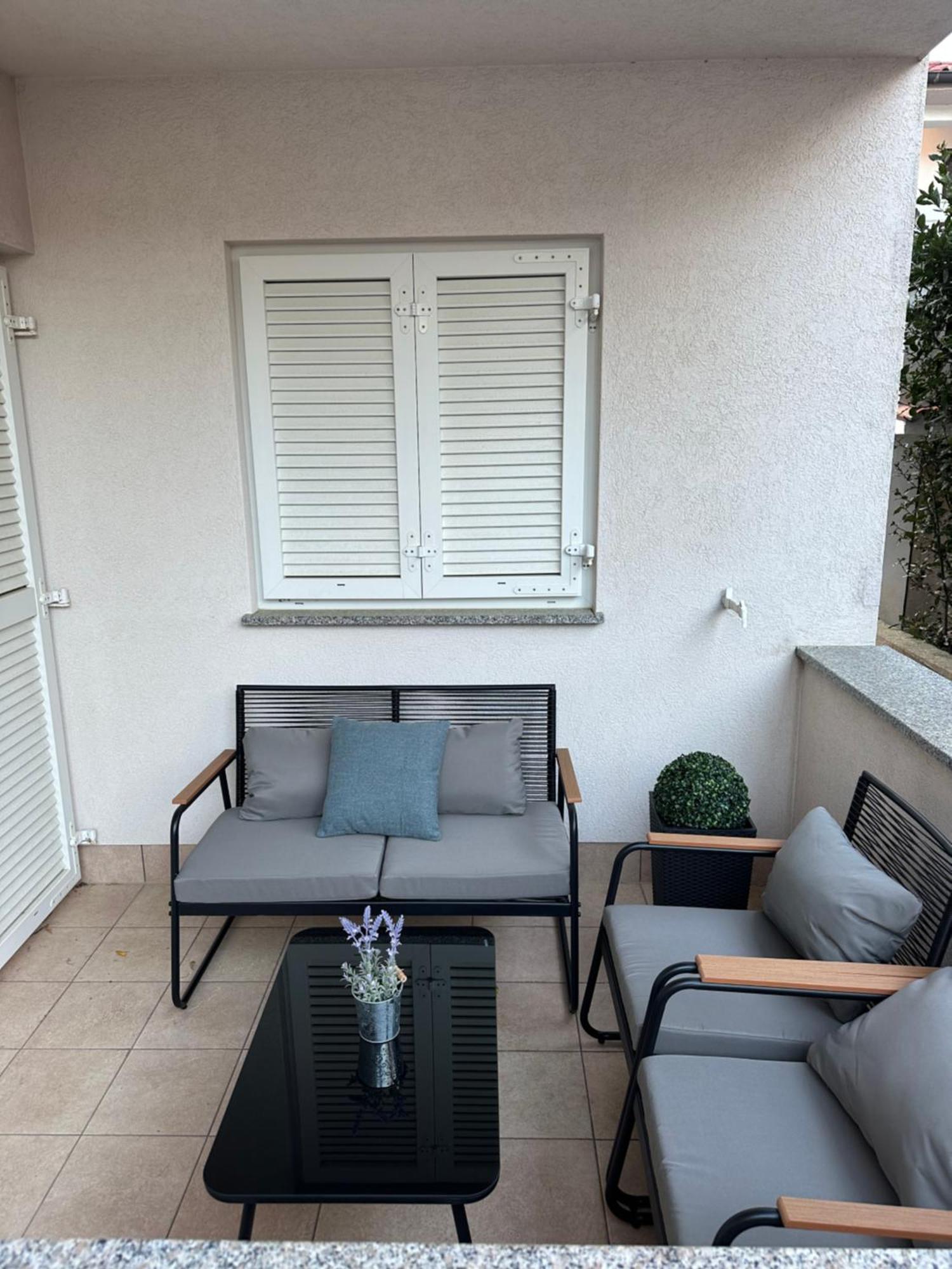 Apartmani Samec Novalja Luaran gambar