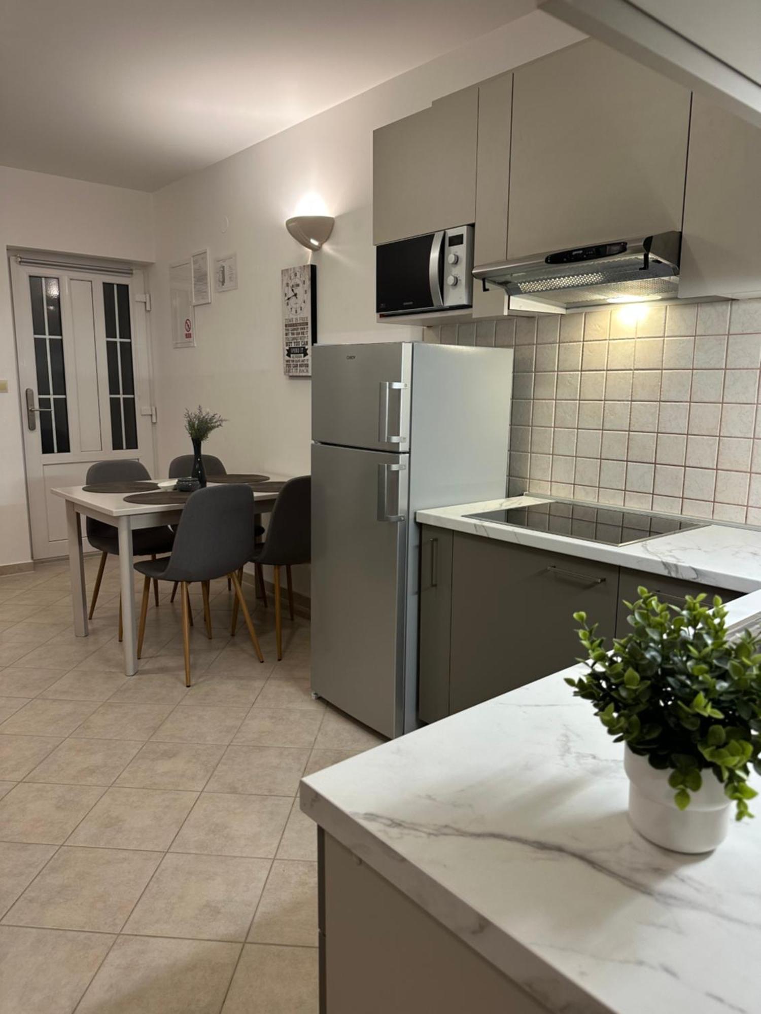 Apartmani Samec Novalja Luaran gambar